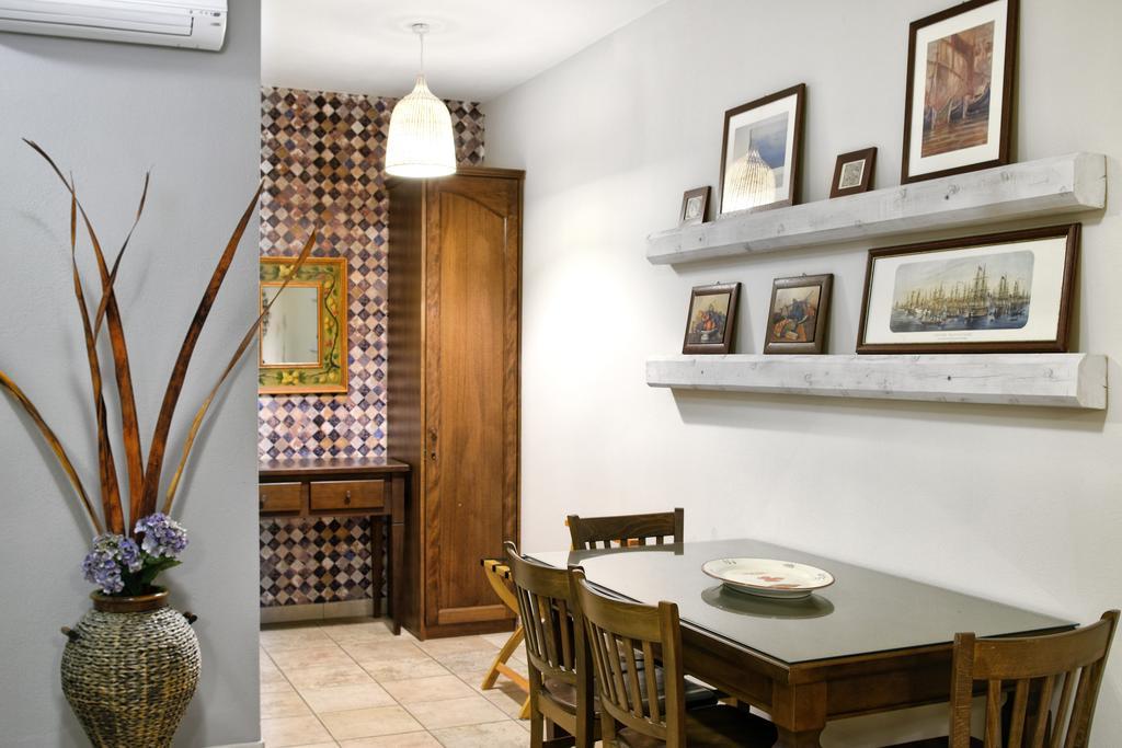 Niriides Luxury Apartments Sívota Pokoj fotografie